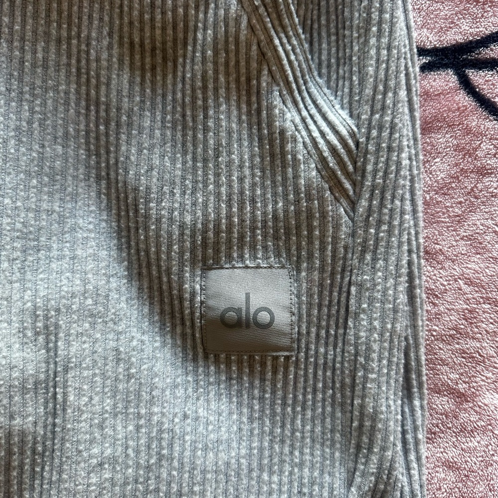 Gray Ribbed ALO Yoga Set - Picture 2 of 4